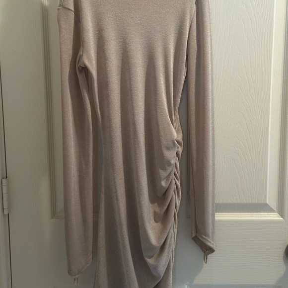 MISSGUIDED
Mesh Ruched Long Sleeeve Mini dress US size 4. - Picture 6 of 6